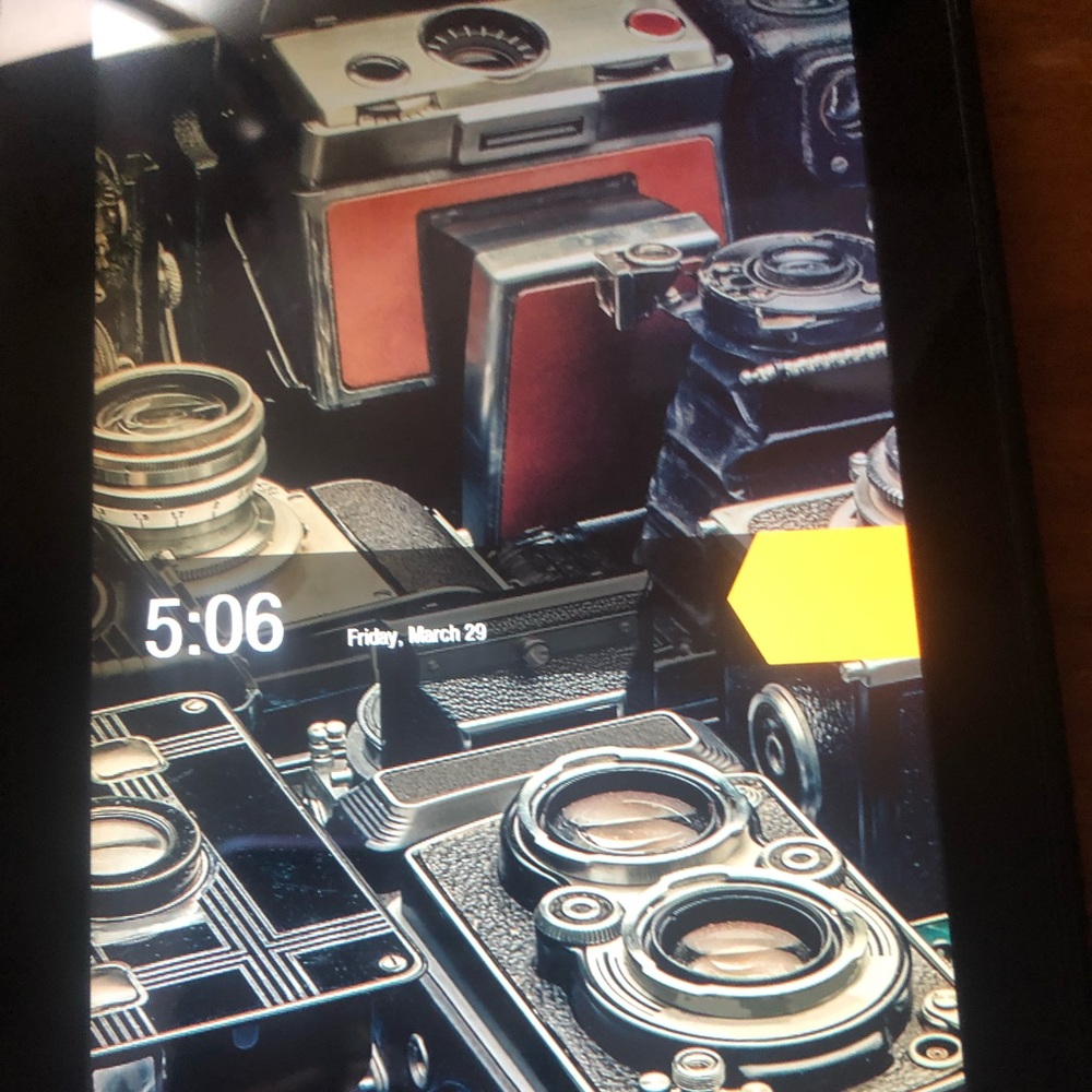 Amazon Kindle Fire - Picture 3 of 4